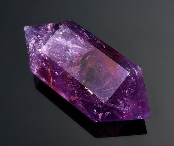 Magitek Levin Battery: A highly dense crystal lattice used to store and discharge levin-aspected aether